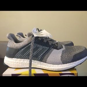 Men’s Ultraboost ST sz 9. New.